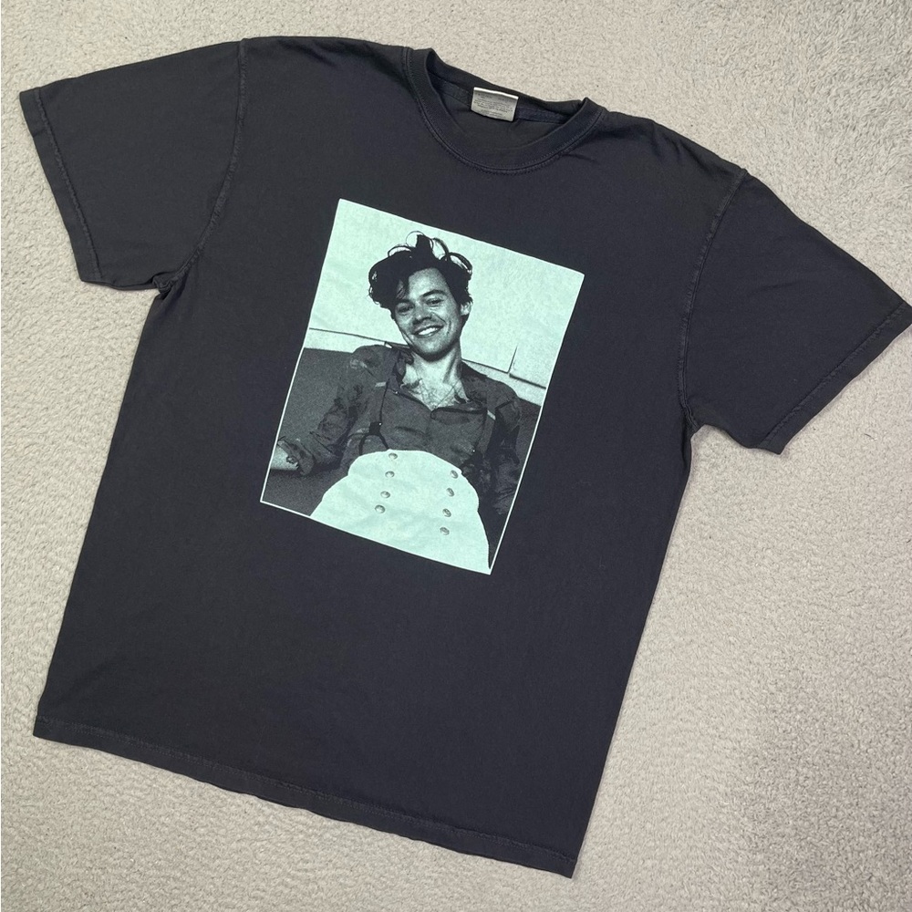Harry Styles love on tour T-shirt